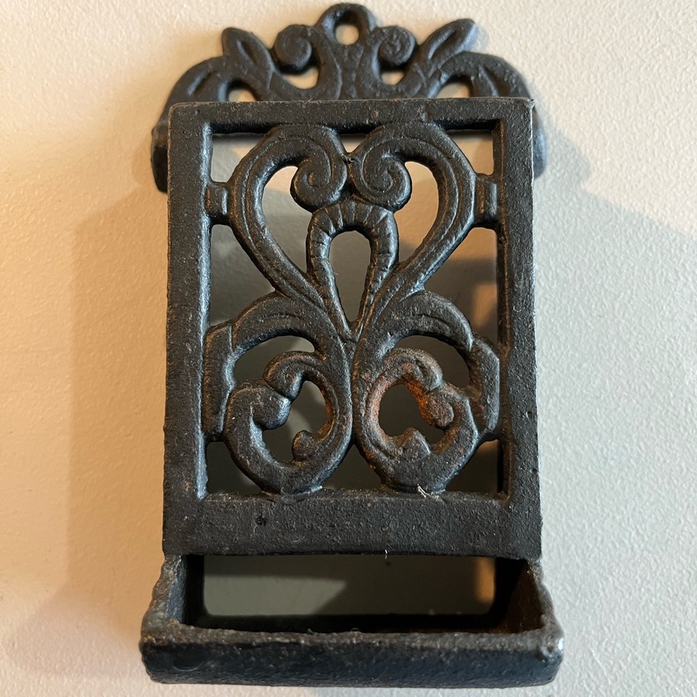 Source Unknown Black Cast Iron Wall-Mounted Holder